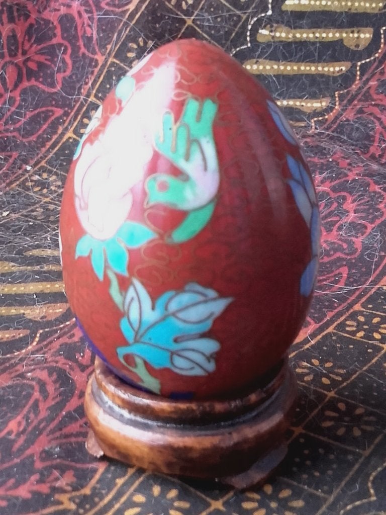 Mooi oud Chinees ei van cloisonne met bloemen 7,7 cm., Handgemaakt, China, Meerkleurig, Overige materialen