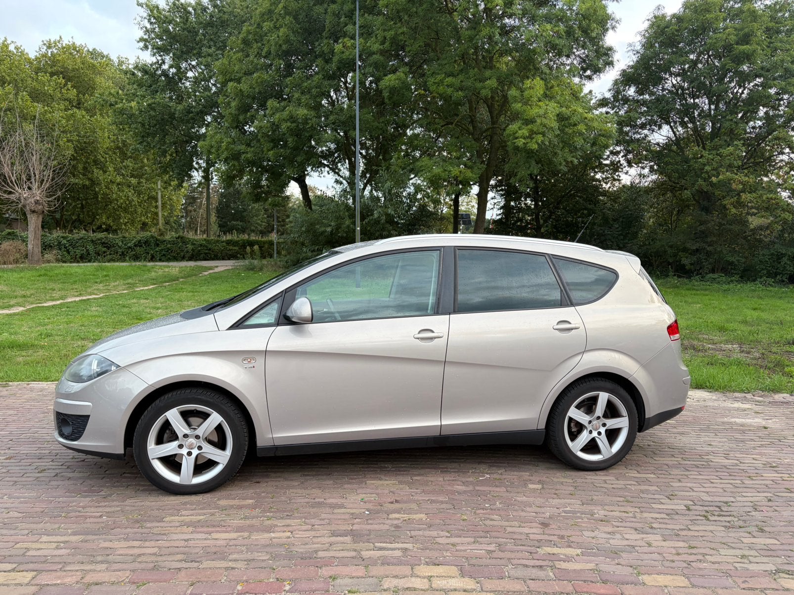 Seat Altea XL 1.2 TSI Koelvloeistof lekkage!, Auto's, Voorwielaandrijving, Euro 5, Stof, 4 cilinders