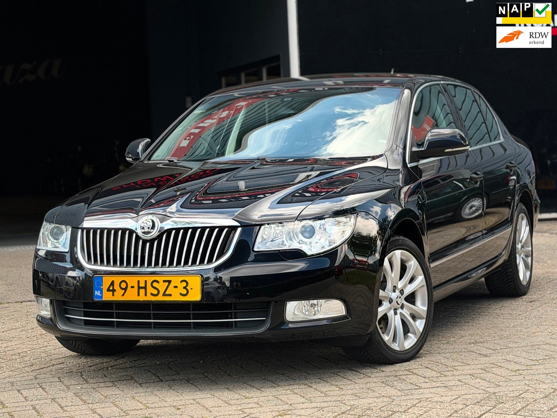 Skoda Superb 1.8 TSI Comfort CRUISE/NAVI/CRUISE/6-BAK | NETT, Auto's, Skoda, Stof, Zwart, 4 cilinders, 700 kg