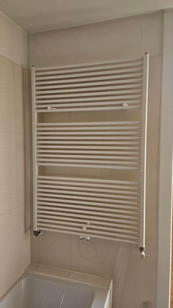 VASCO Handdoekradiator Gebroken Wit 90 x 135, Doe-het-zelf en Verbouw, Verwarming en Radiatoren, Ophalen, Gebruikt, Radiator, 60 tot 150 cm