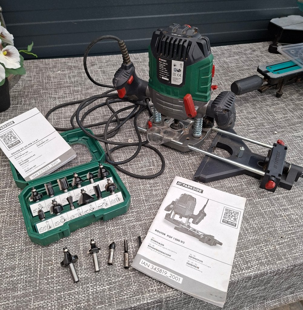 Parkside Bovenfrees POF 1200 D3 met freesbit-set, Doe-het-zelf en Verbouw, Gereedschap | Freesmachines, Ophalen, Bovenfrees, Elektrisch