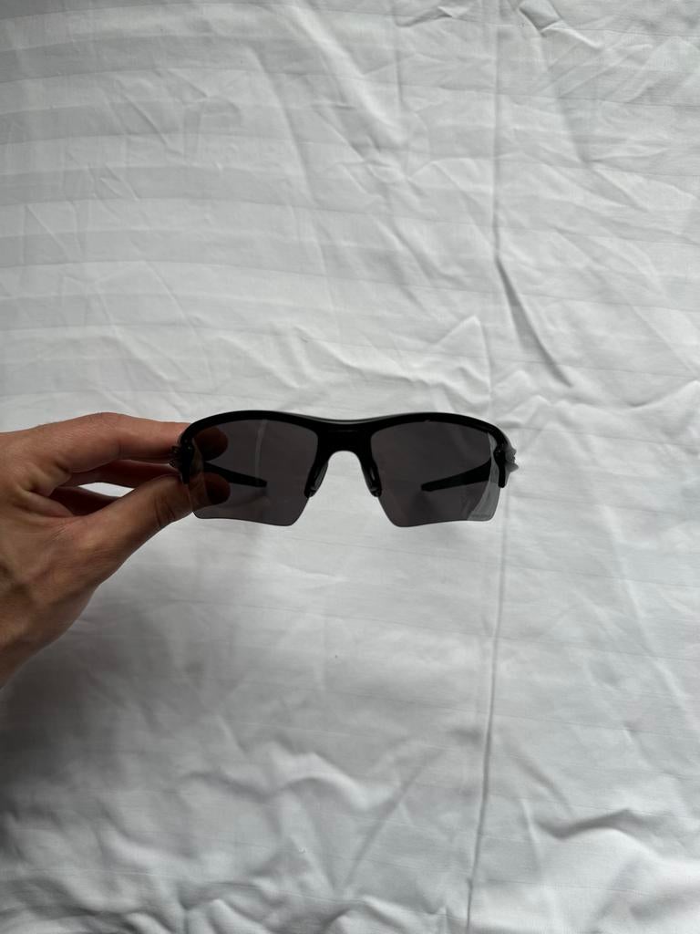 Oakley Zonnebril - Stijlvol en Beschermend, Sieraden, Tassen en Uiterlijk, Zonnebrillen en Brillen | Heren, Ophalen of Verzenden