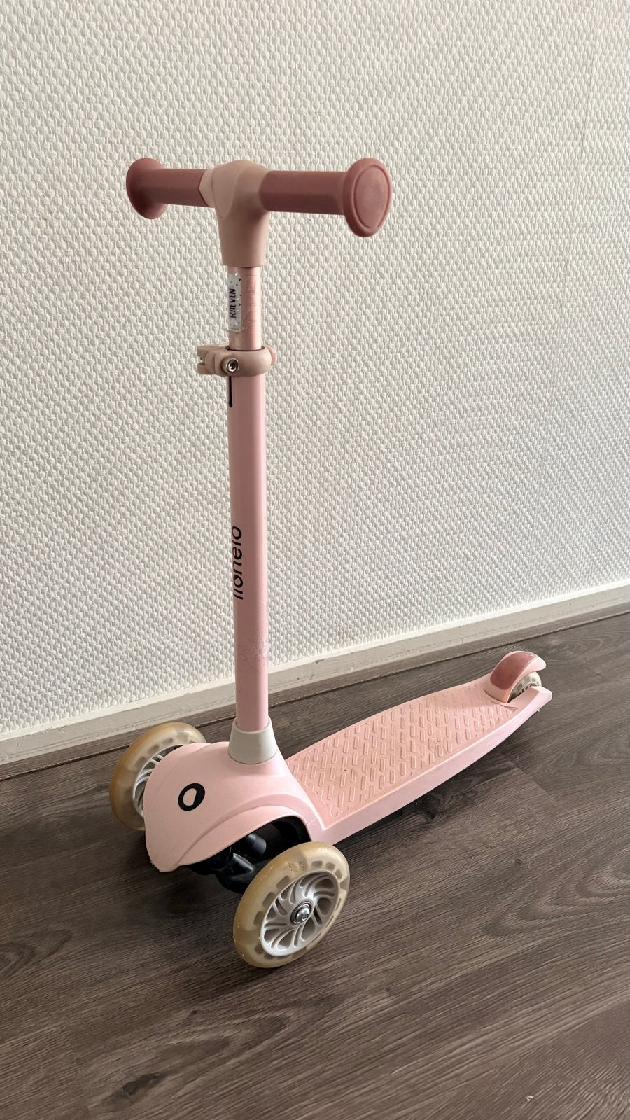 Lionelo Roze Step - In Hoogte Verstelbaar, Fietsen en Brommers, Ophalen, Gebruikt, Gewone step