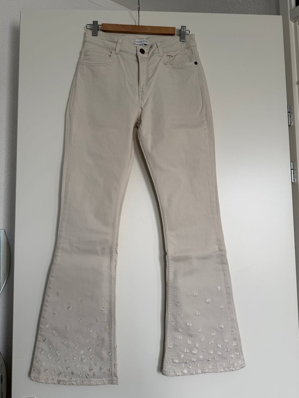 Fabienne Chapot flared jeans met borduursel - W30, Kleding | Dames, Ophalen of Verzenden, Zo goed als nieuw, Overige kleuren, W30 - W32 (confectie 38/40)