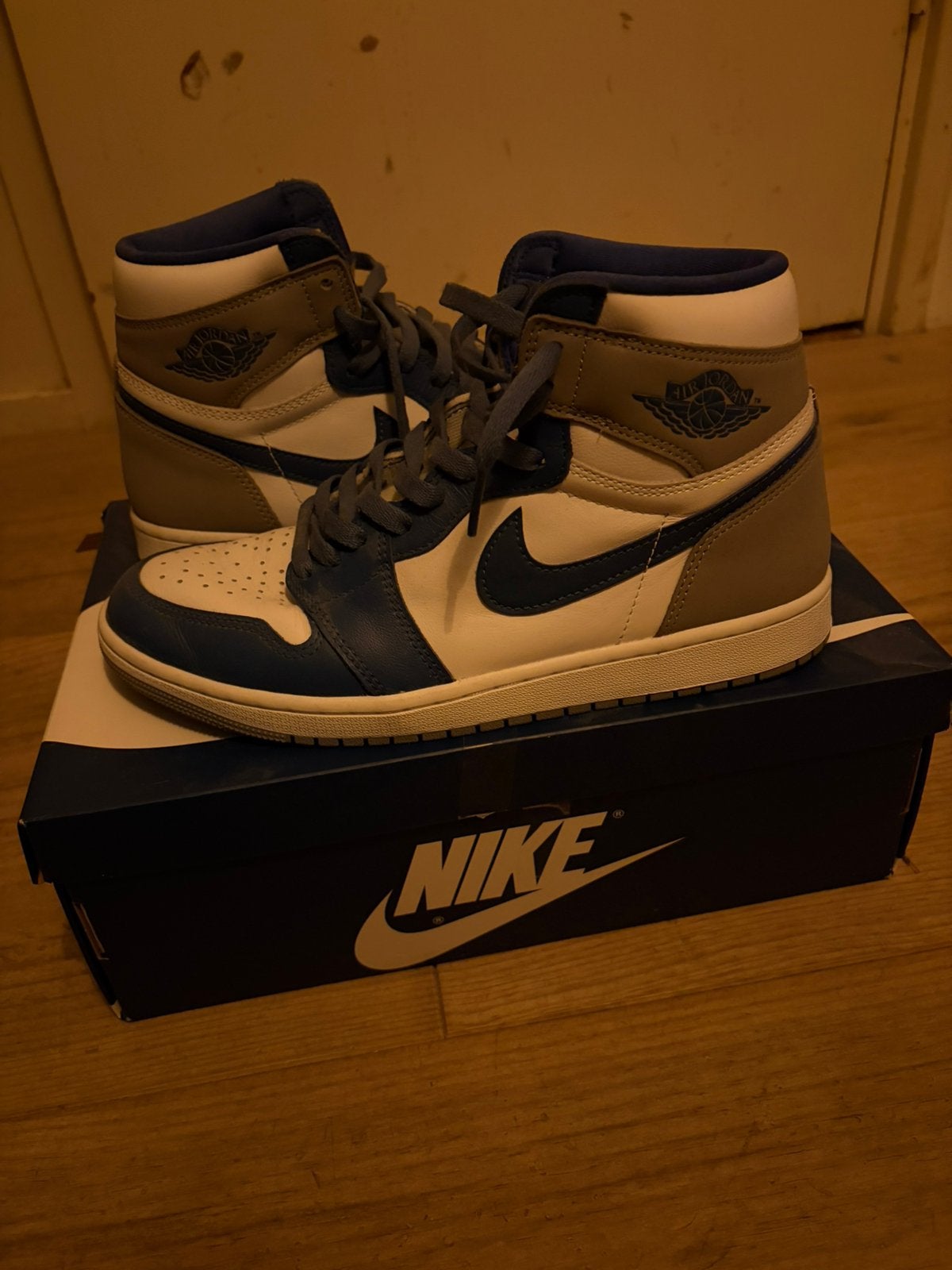 Jordan 1 true blue maat 43, Kleding | Heren, Schoenen, Ophalen of Verzenden, Zo goed als nieuw, Blauw