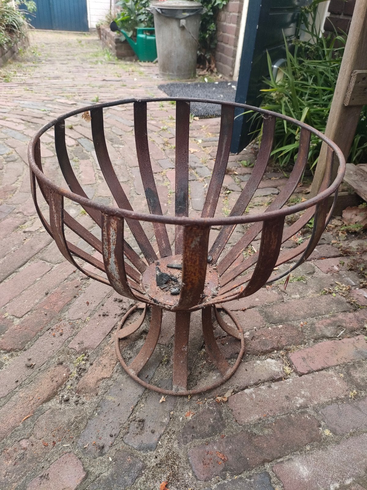 Sierlijke Vuurkorf - Stevig, Mooi en Handig, Tuin en Terras, Ophalen