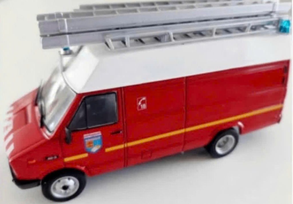 Iveco Daily 40-8 VTU LADDERWAGEN BRANDWEER schaal 1/43 # 75