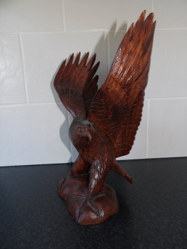 Nieuw groot houten beeld adelaar 35x28 cm, Ophalen of Verzenden, 20 - 50 cm, Beeld, Hout