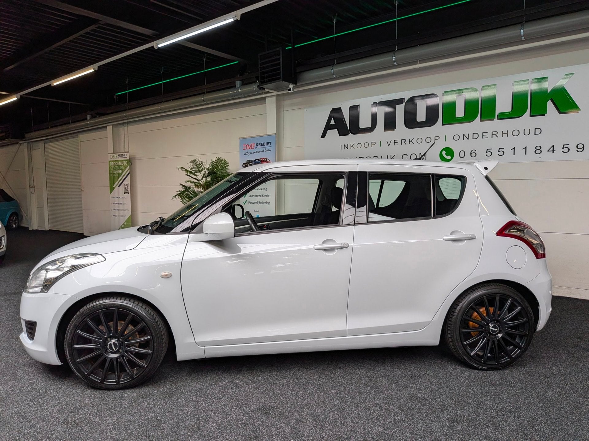 Suzuki SWIFT 1.2 Black&White Edition | *Carplay, Voorwielaandrijving, Stof, Gebruikt, 4 cilinders
