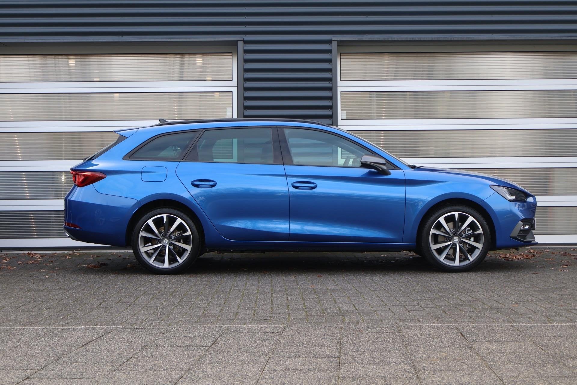 SEAT Leon Sportstourer 1.5 TSI 204pk e-Hybrid FR Business |, Auto's, 12 maanden, Stof, 4 cilinders, 26 kWh
