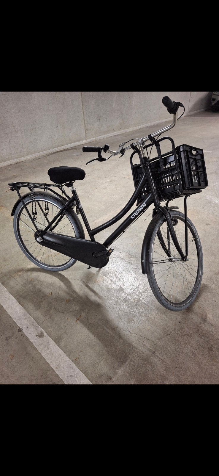 Zwarte Crown transportfiets met voordrager en krat, Fietsen en Brommers, Fietsen | Dames | Damesfietsen, Overige merken, Velgrem