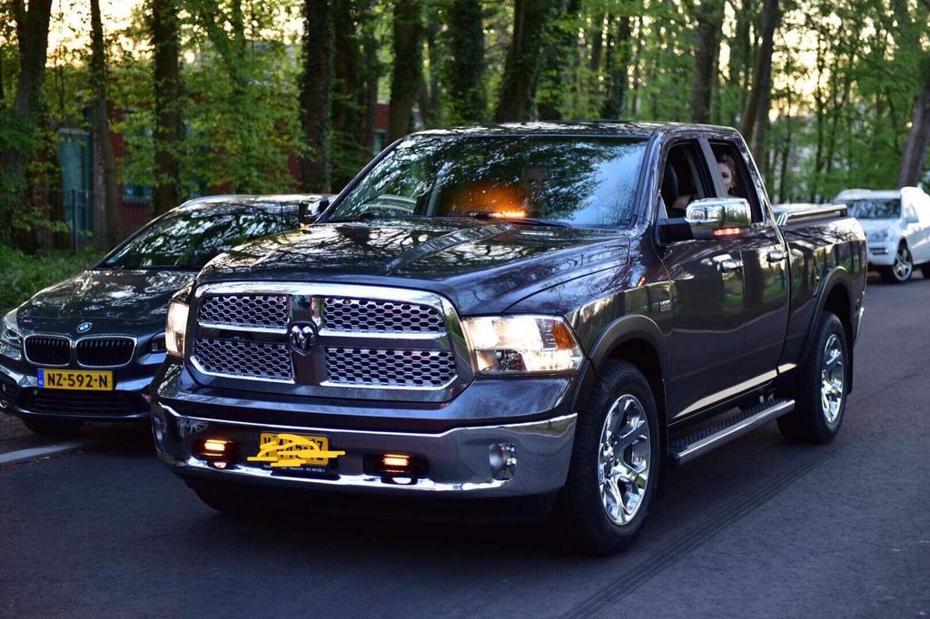 Te huur Dodge Ram huwelijk communie trouwauto gala auto, Ophalen