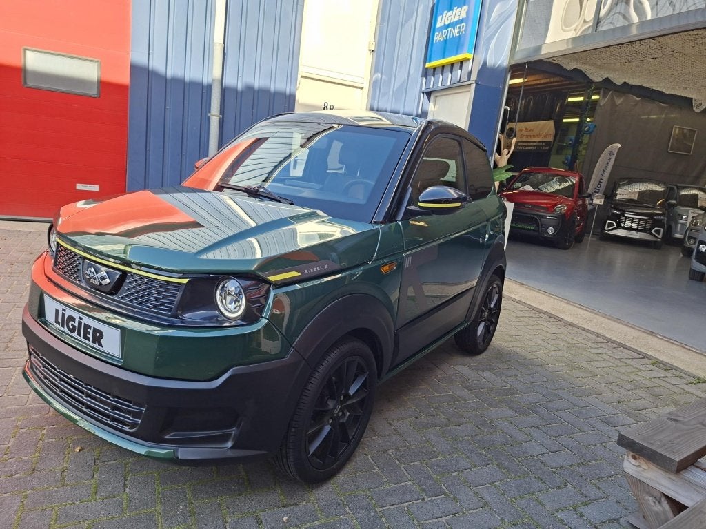 LIGIER MYLI 100% elektrisch 2024 brommobiel 2899 KM, Auto's, Automaat, Gebruikt, 2 stoelen, Te koop