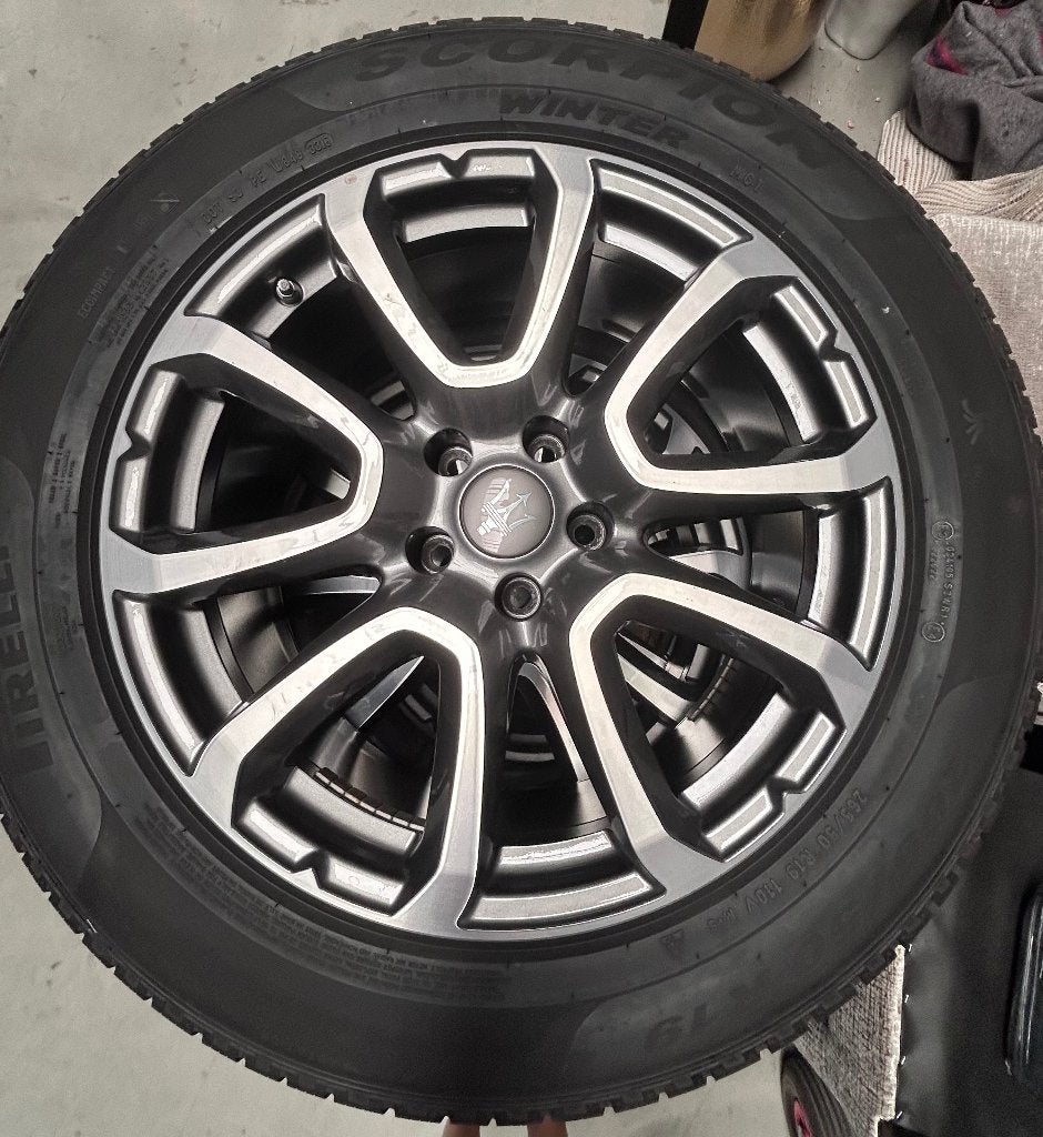Set van 4 originele Maserati 19” winterbanden/ velgen, 265 mm, Banden en Velgen, Nieuw, Winterbanden