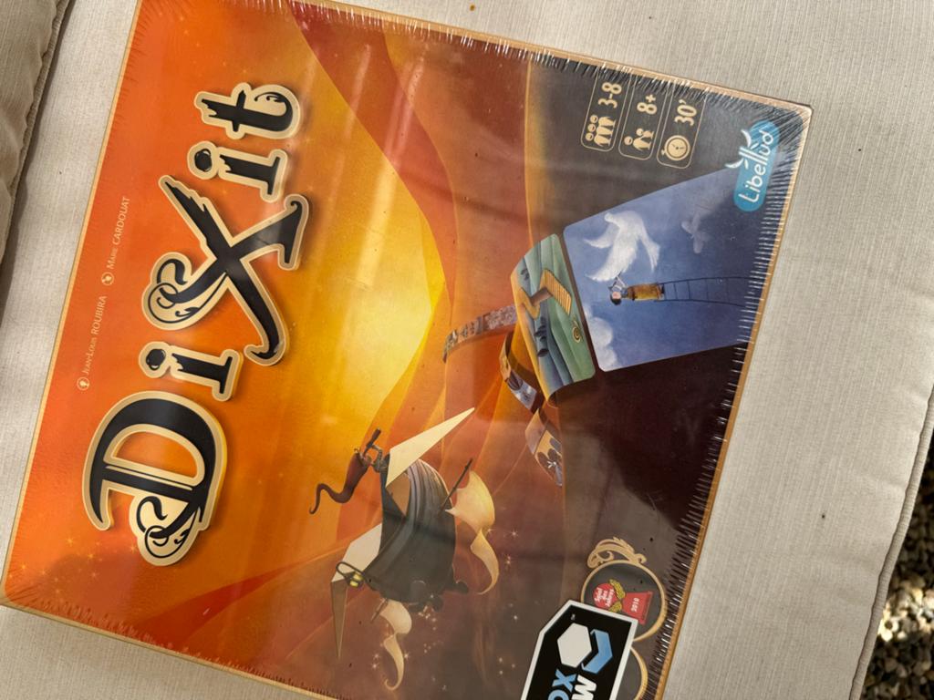 Dixit Bordspel - Nieuw in Verpakking, Hobby en Vrije tijd, Gezelschapsspellen | Bordspellen, Drie of vier spelers, Ophalen of Verzenden