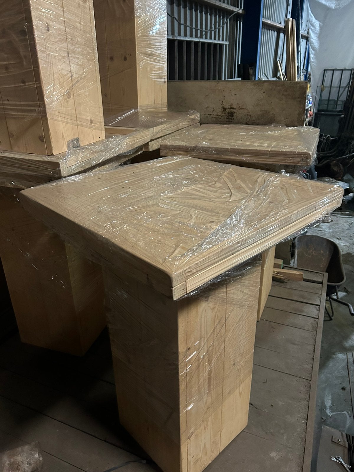 Steigerhouten statafels, Ophalen, Zo goed als nieuw
