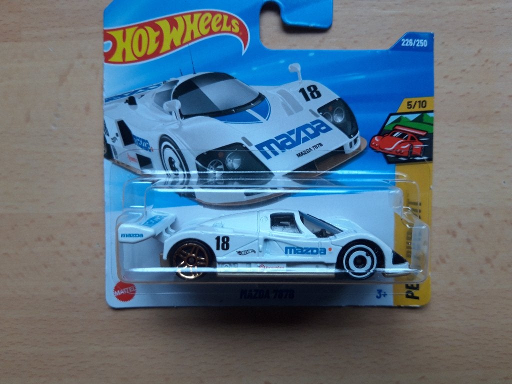 Hotwheels Mazda 787B wit - nieuw in blister op kaart, Ophalen of Verzenden, Nieuw, Auto
