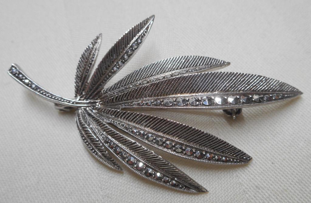 Zilveren royale vintage broche blad met markasiet nr.1678, 4 tot 7 cm, Verzenden, Zo goed als nieuw, Zilver