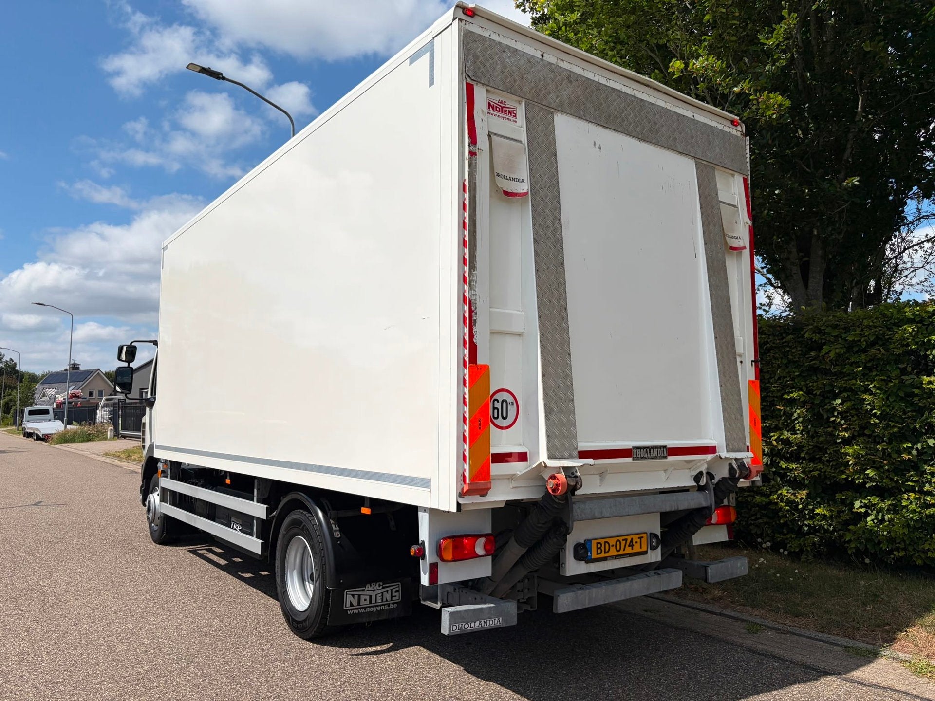 DAF LF 210 E6 , 16T , Schuifzeil , laadklep 1500kg, Automaat, Euro 6, Wit, Bedrijf