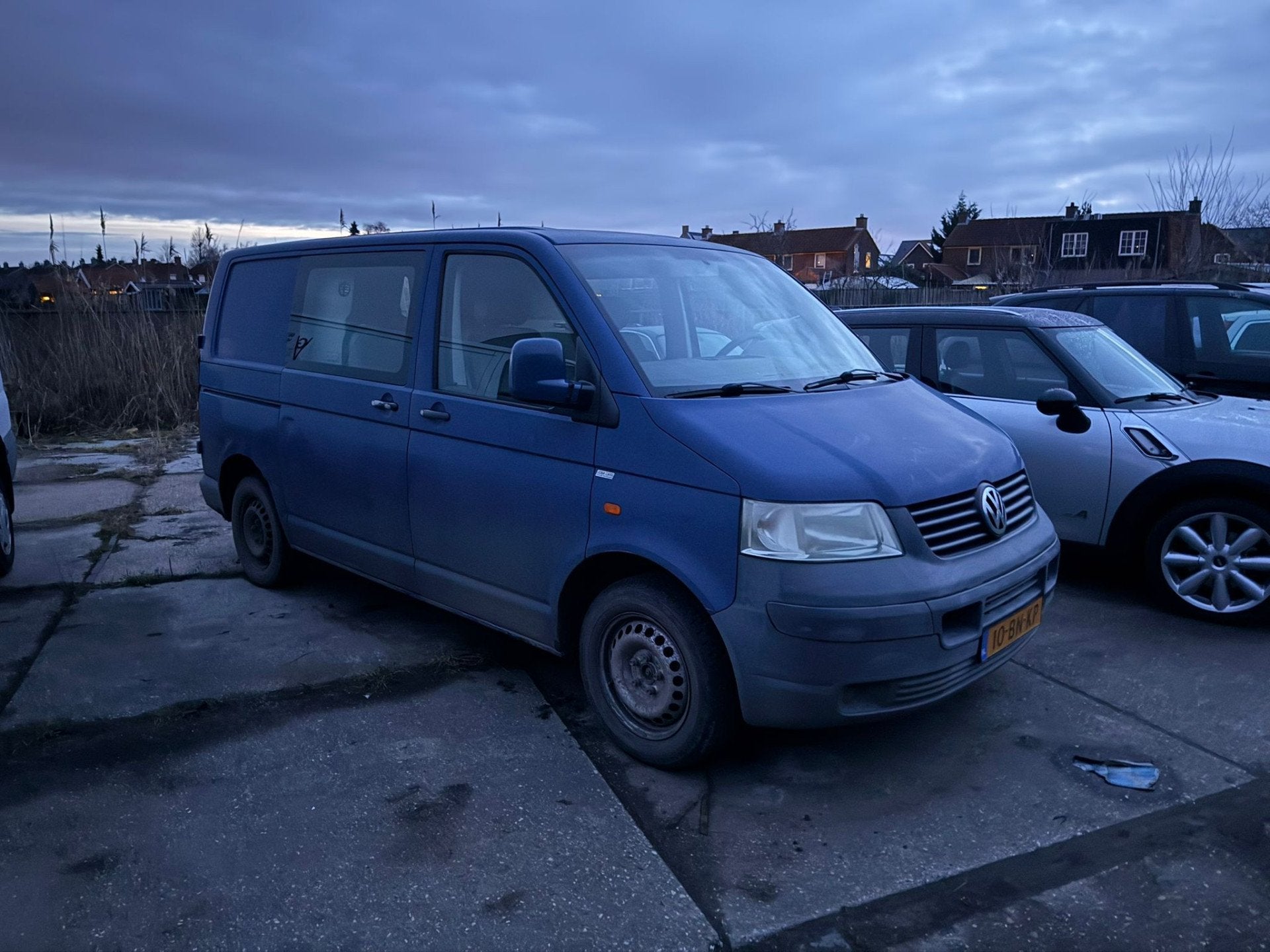 Volkswagen Transporter 2.5 TDI 300 DC MHD (bj 2004), Auto's, Voorwielaandrijving, Stof, Gebruikt, Zwart