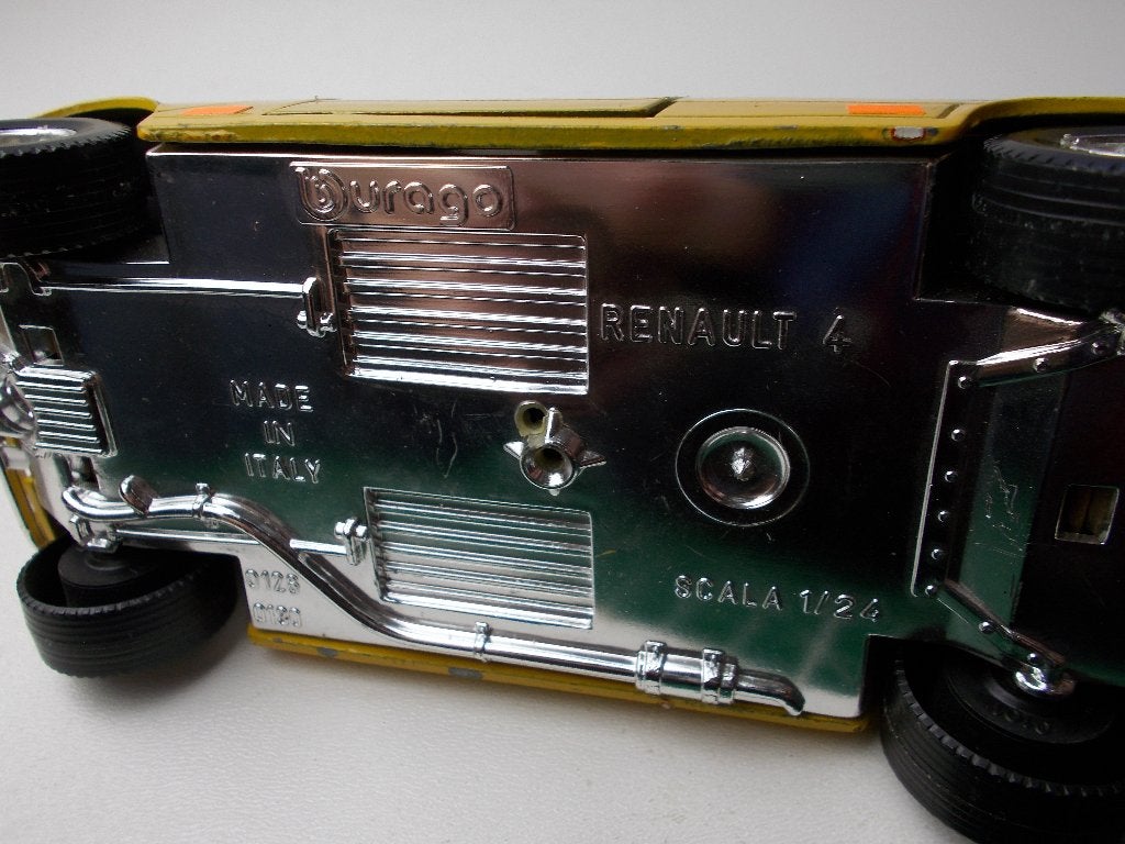 BBurago 3123 RENAULT 4 ANWB (DUTCH) Made in Italy 1:24, Ophalen of Verzenden, Zo goed als nieuw, Auto, Bburago