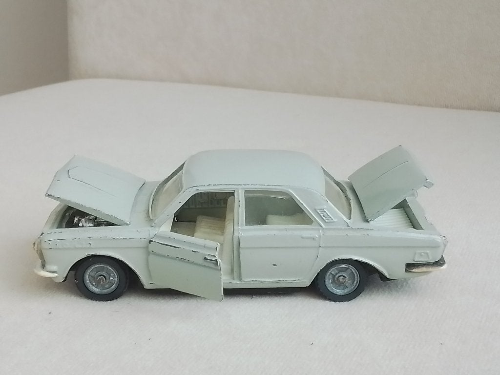 Gaz 2401 Volga Sedan Vatutin Toy Factory Kiev made in ussr, Ophalen of Verzenden, Gebruikt, Auto, Overige merken