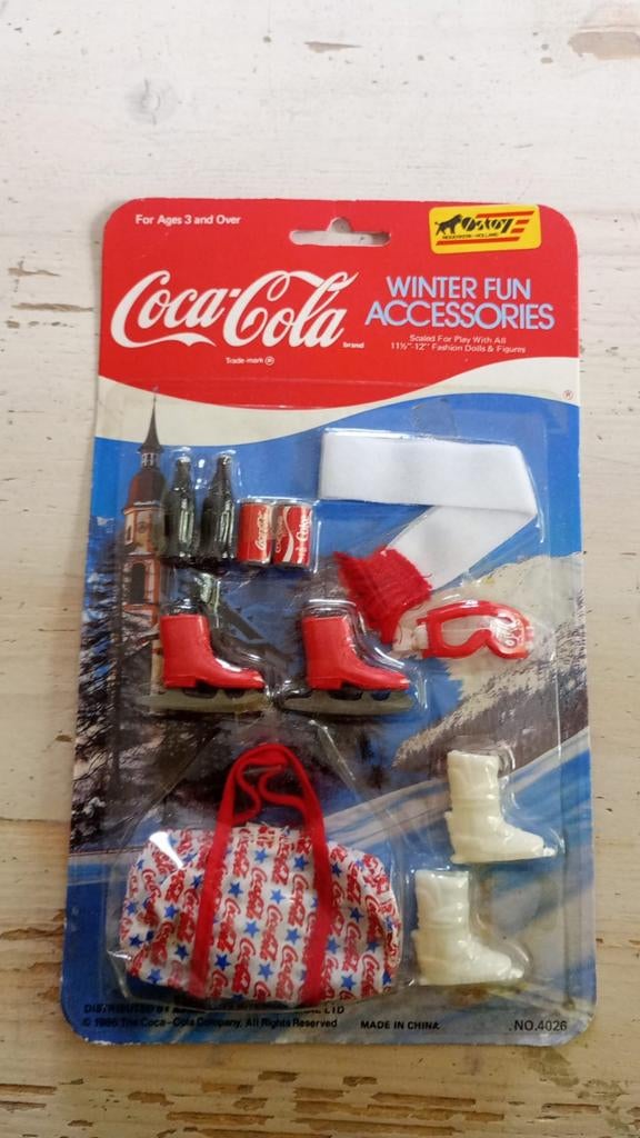 Barbie vintage Coca-Cola "Winter Fun Accessories" uit 1988,, Ophalen of Verzenden, Nieuw, Accessoires
