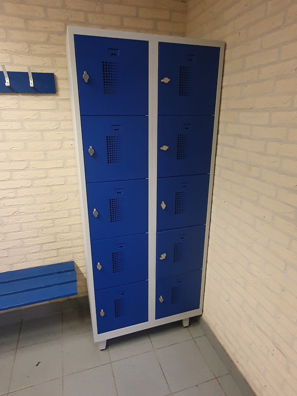 T.E.A.B. Lockerkast met 10 kluisjes, Ophalen, Zo goed als nieuw