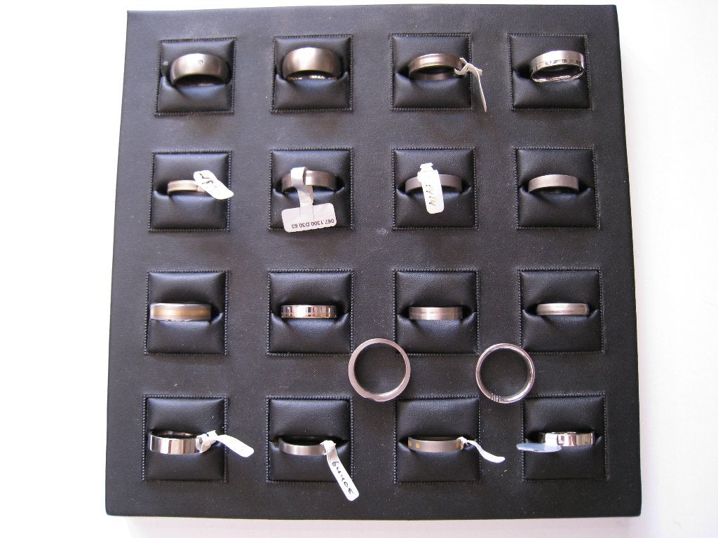 LOT 18 RINGEN - m. BRILJANT - MET GOUD - ZILVER EN TITANIUM, Verzenden