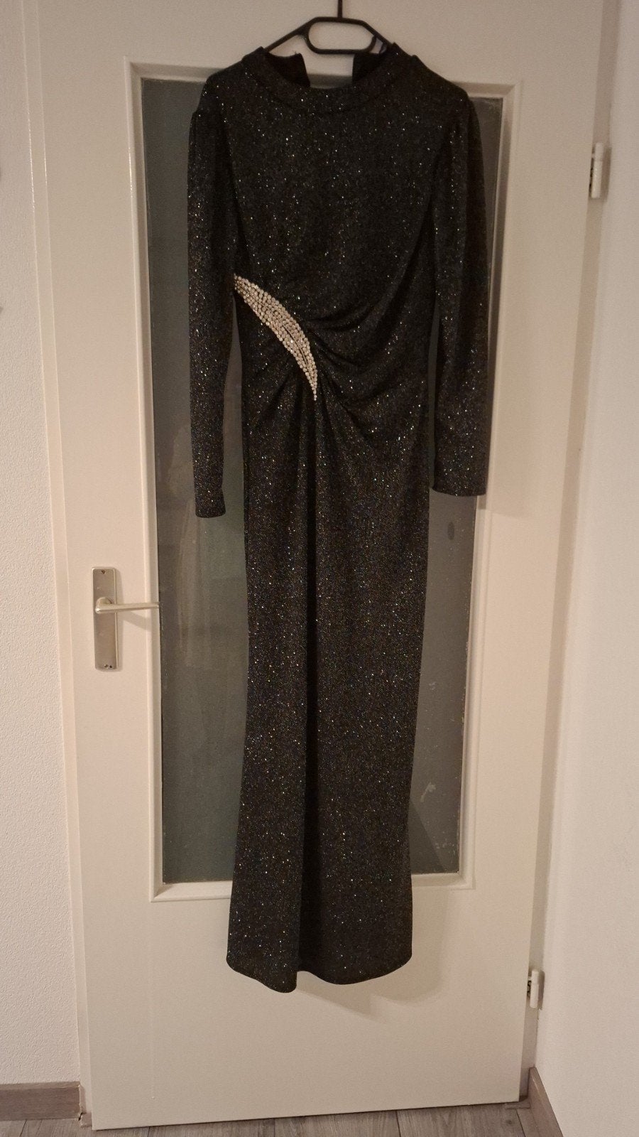Zwarte glitter maxi jurk met  een keer gedragen maat 44, Ophalen of Verzenden