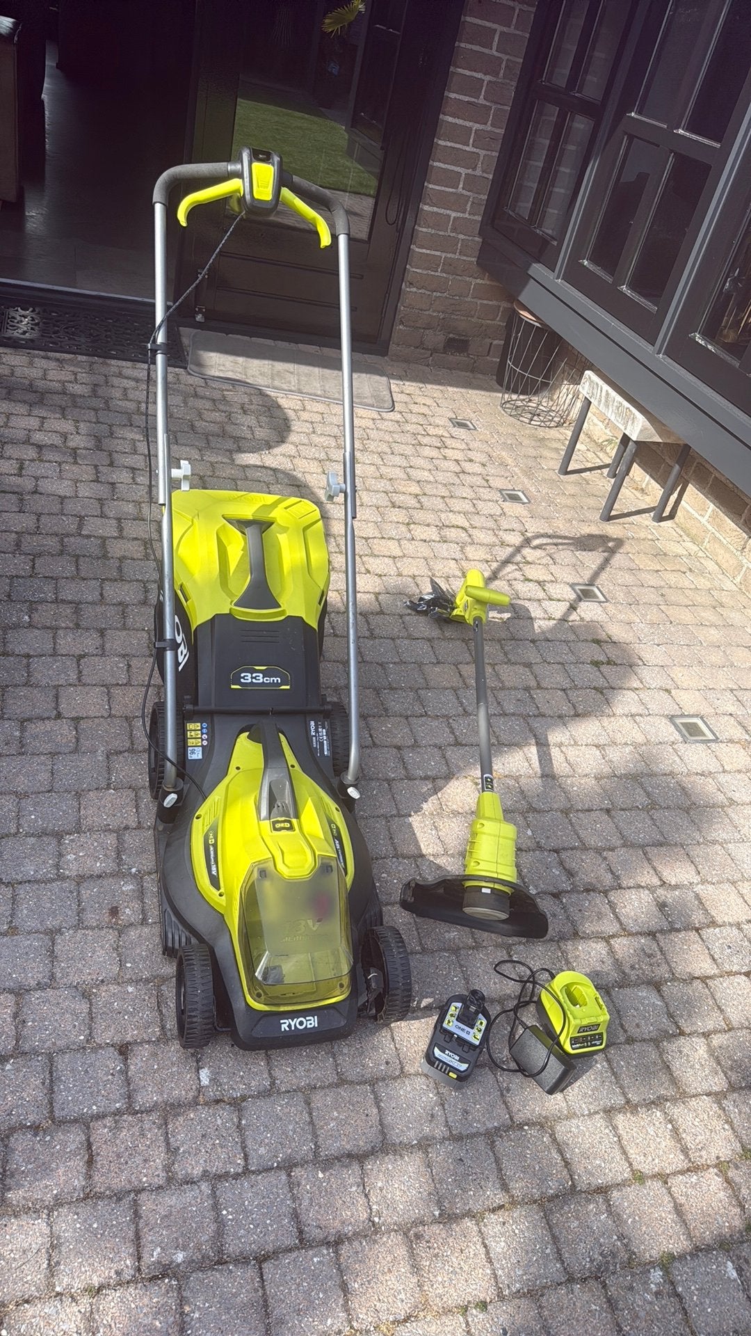 Ryobi elektrische grasmaaier & trimmer, Ophalen, Accu-grasmaaier, Zo goed als nieuw, Opvangbak