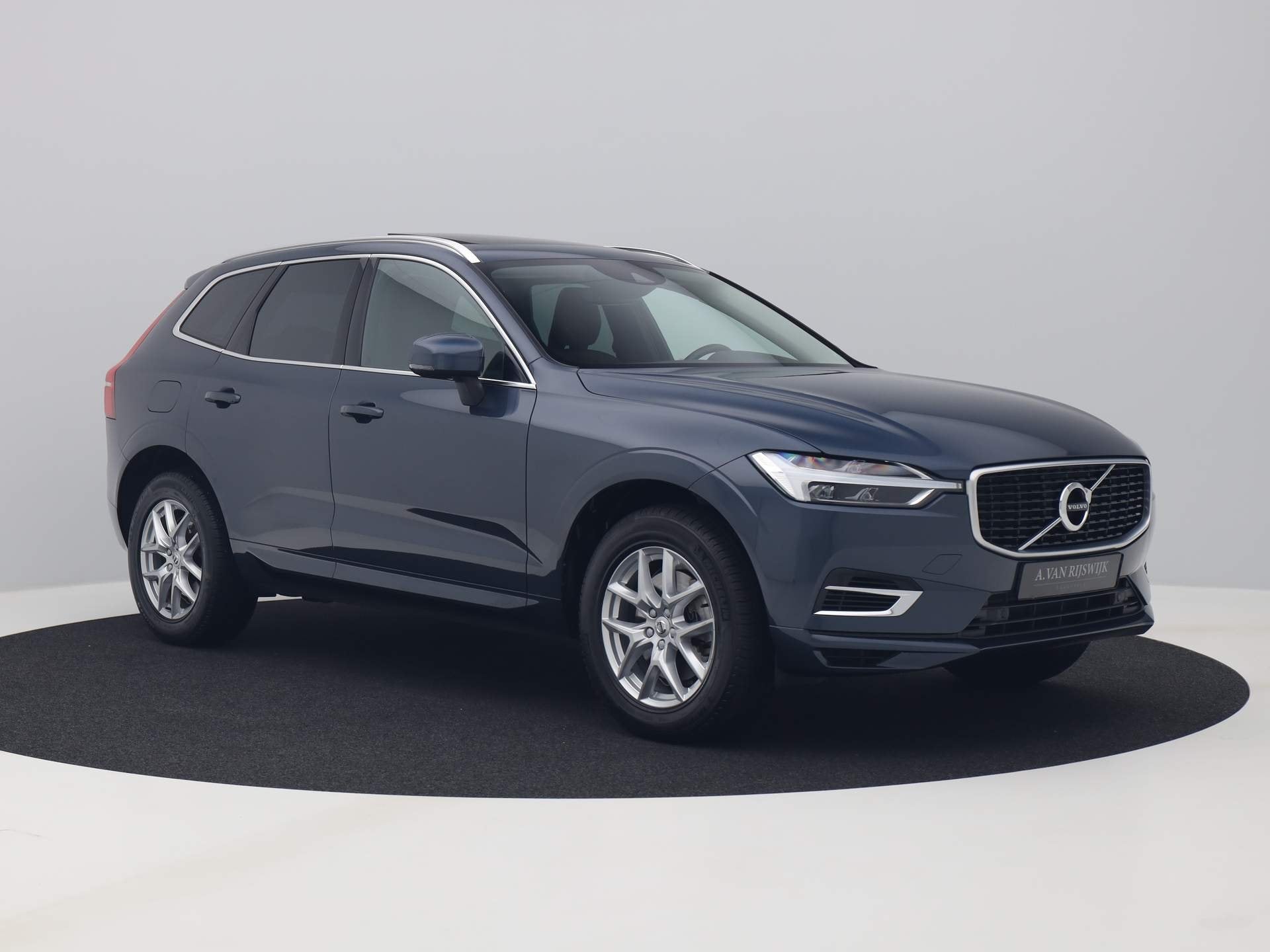 Volvo XC60 2.0 T8 Twin Engine AWD Momentum | PANO | LEDER, Automaat, Overige brandstoffen, Leder, XC60