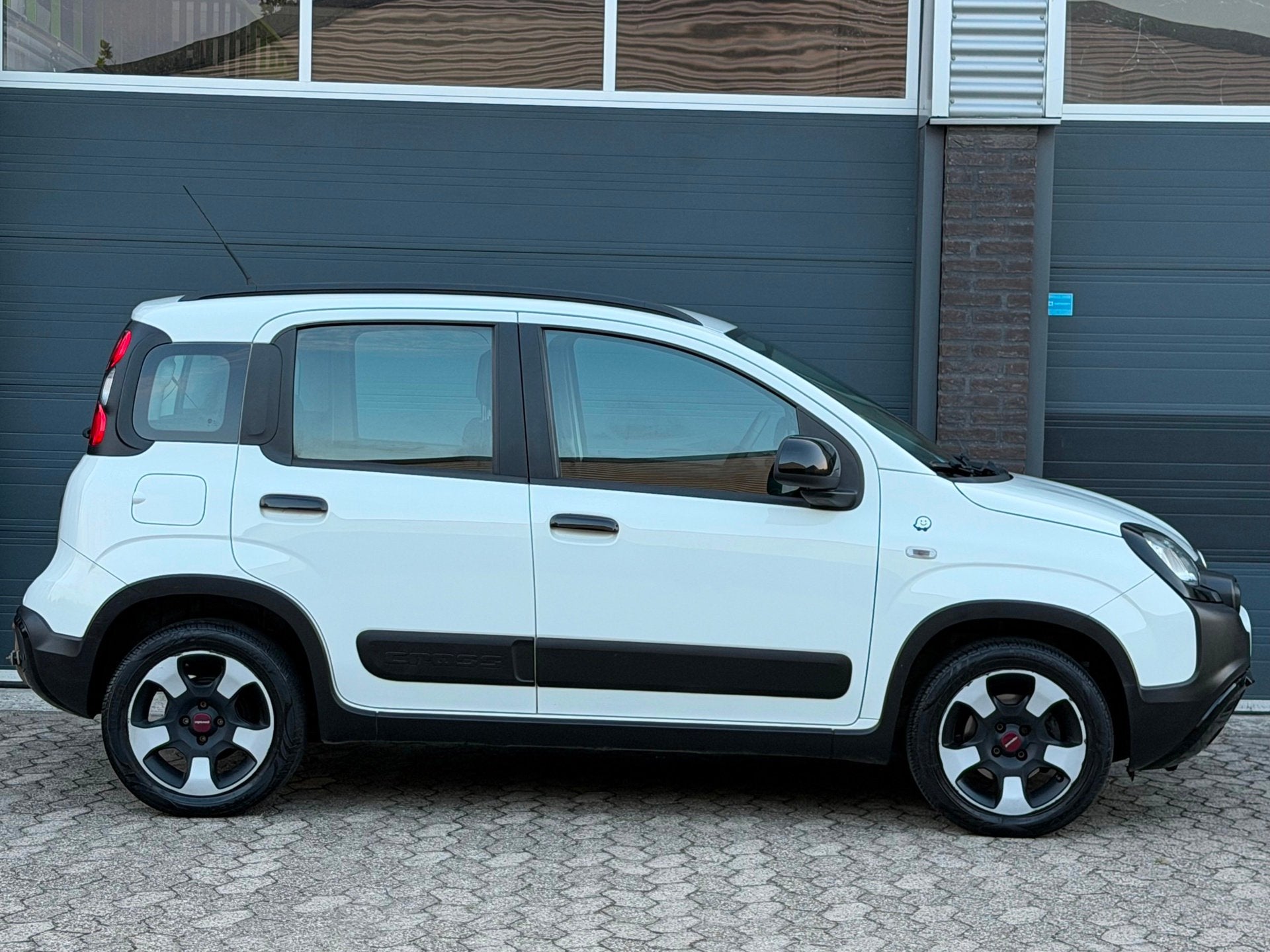 Fiat Panda 0.9 TwinAir CROSS WAZE AIRCO PDC TREKHAAK APK, Auto's, Voorwielaandrijving, Stof, Panda, Wit
