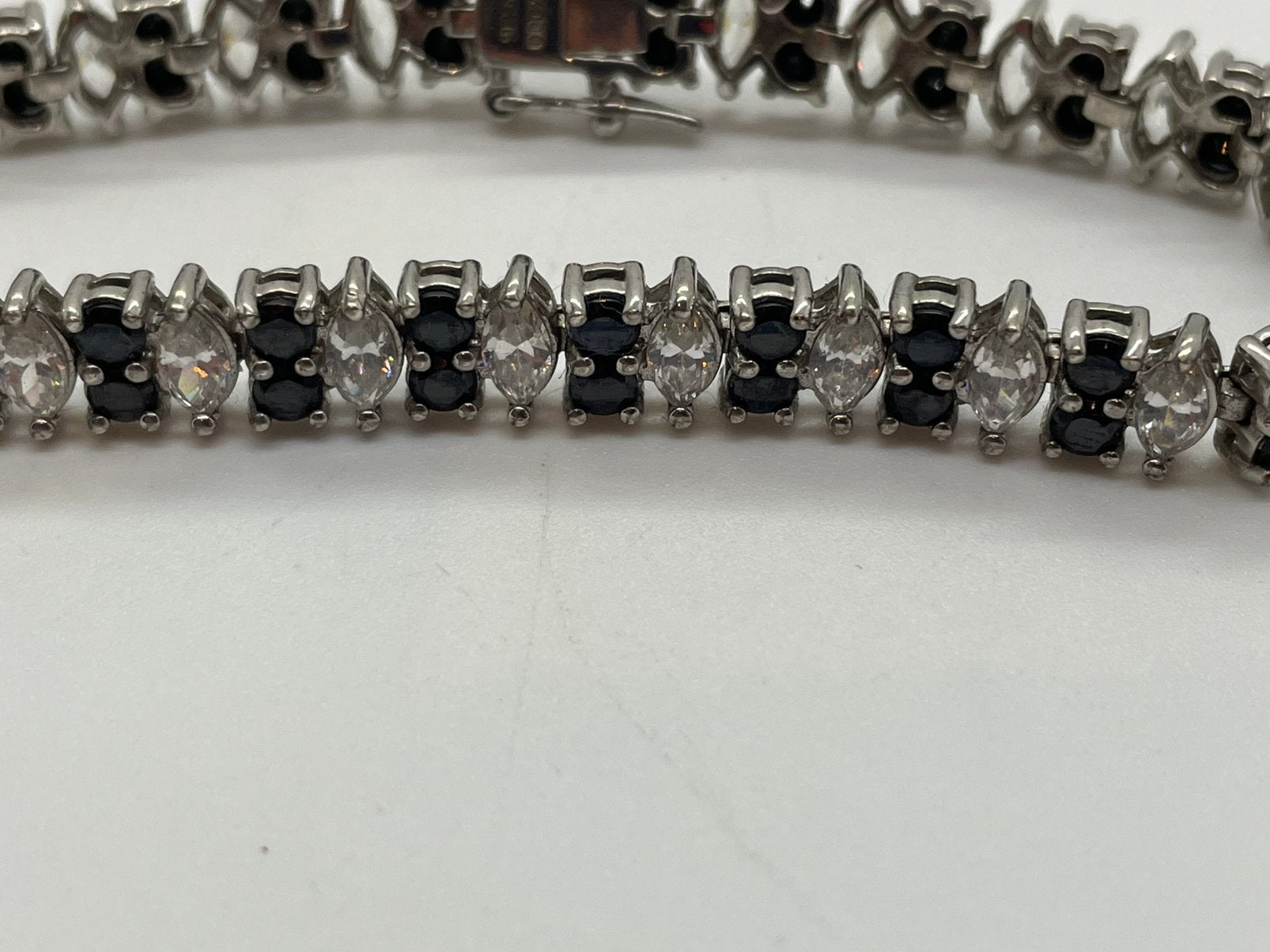 E619 Prachtige zilveren tennisarmband, Ophalen of Verzenden, X, Zilver, Zilver