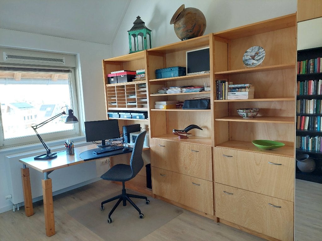 Complete Lundia werkplek: wandopstelling met bureau, Huis en Inrichting, Kasten | Boekenkasten, Ophalen, Gebruikt, Lundia, Met plank(en)