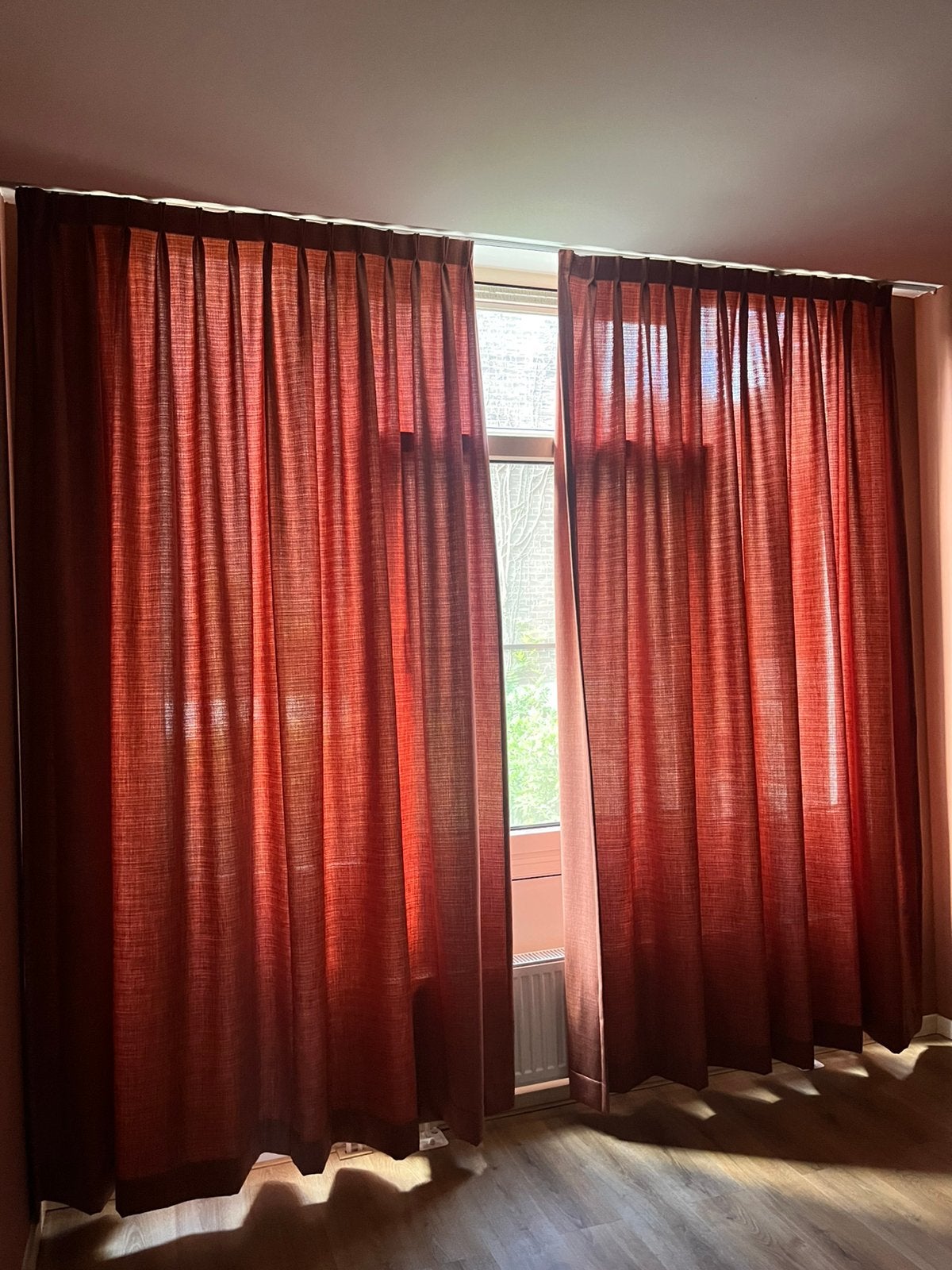 Terracotta / rode gordijnen, Huis en Inrichting, Stoffering | Gordijnen en Lamellen, Ophalen, Gebruikt, 280 cm, Verduisterend