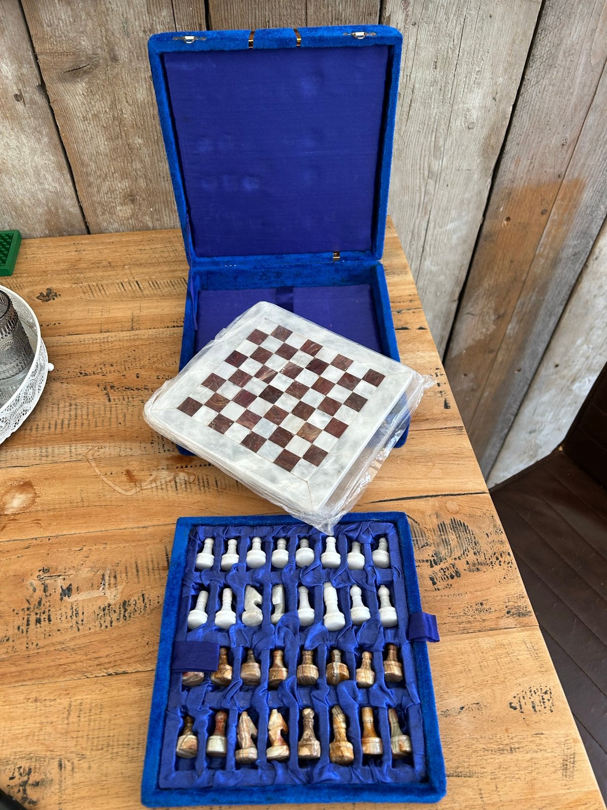 Marmeren schaakspel in luxe blauwe fluwelen koffer, Een of twee spelers, Ophalen of Verzenden, Nieuw
