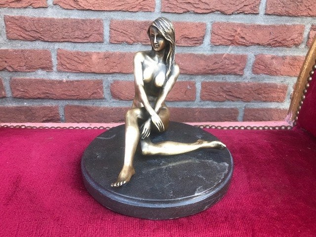 zittend naakt, licht erotisch bronzen beeld, Ophalen of Verzenden, Brons