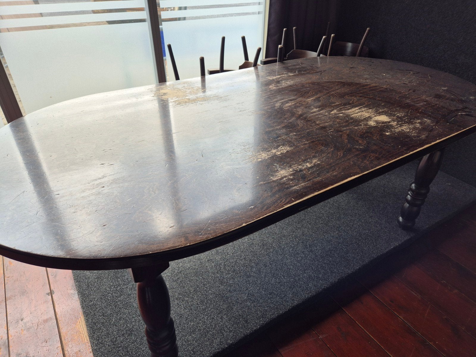 6 kuipstoelen en ovale eettafel, Huis en Inrichting, Ophalen, Gebruikt, 100 tot 150 cm, Vijf personen of meer