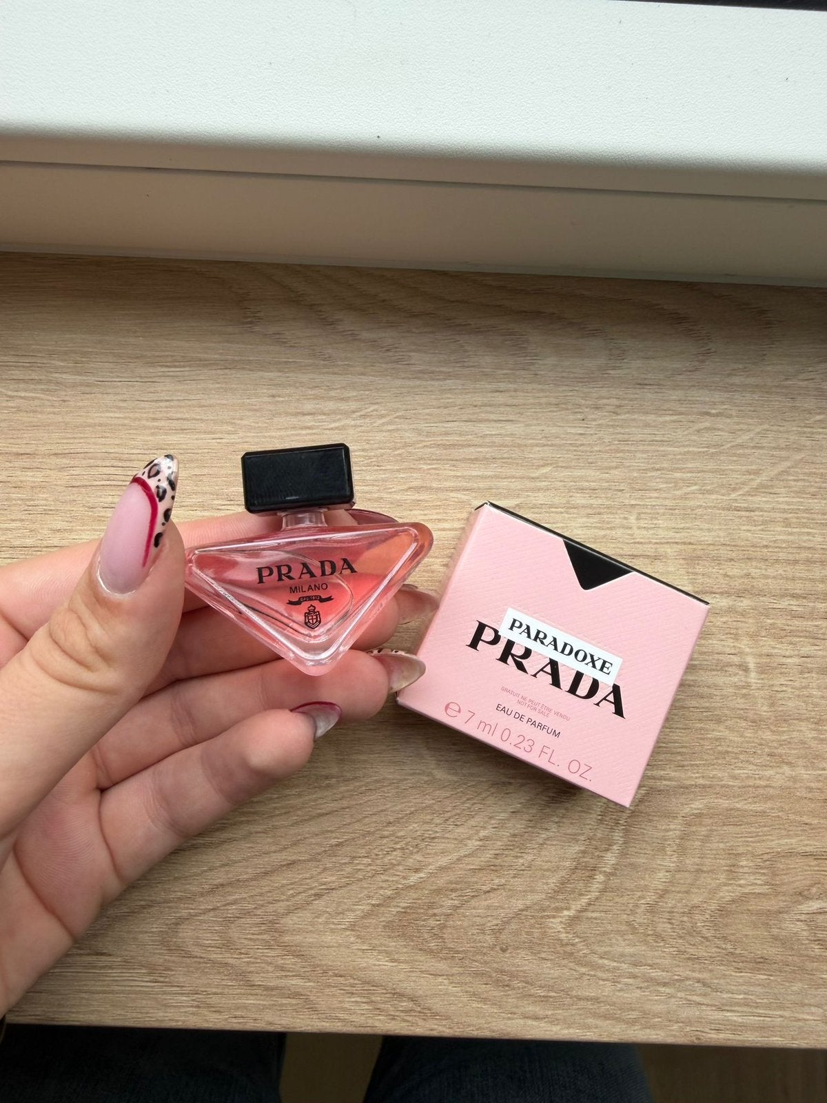 Mini parfum, Verzamelen, Ophalen of Verzenden, Zo goed als nieuw, Miniatuur, Gevuld