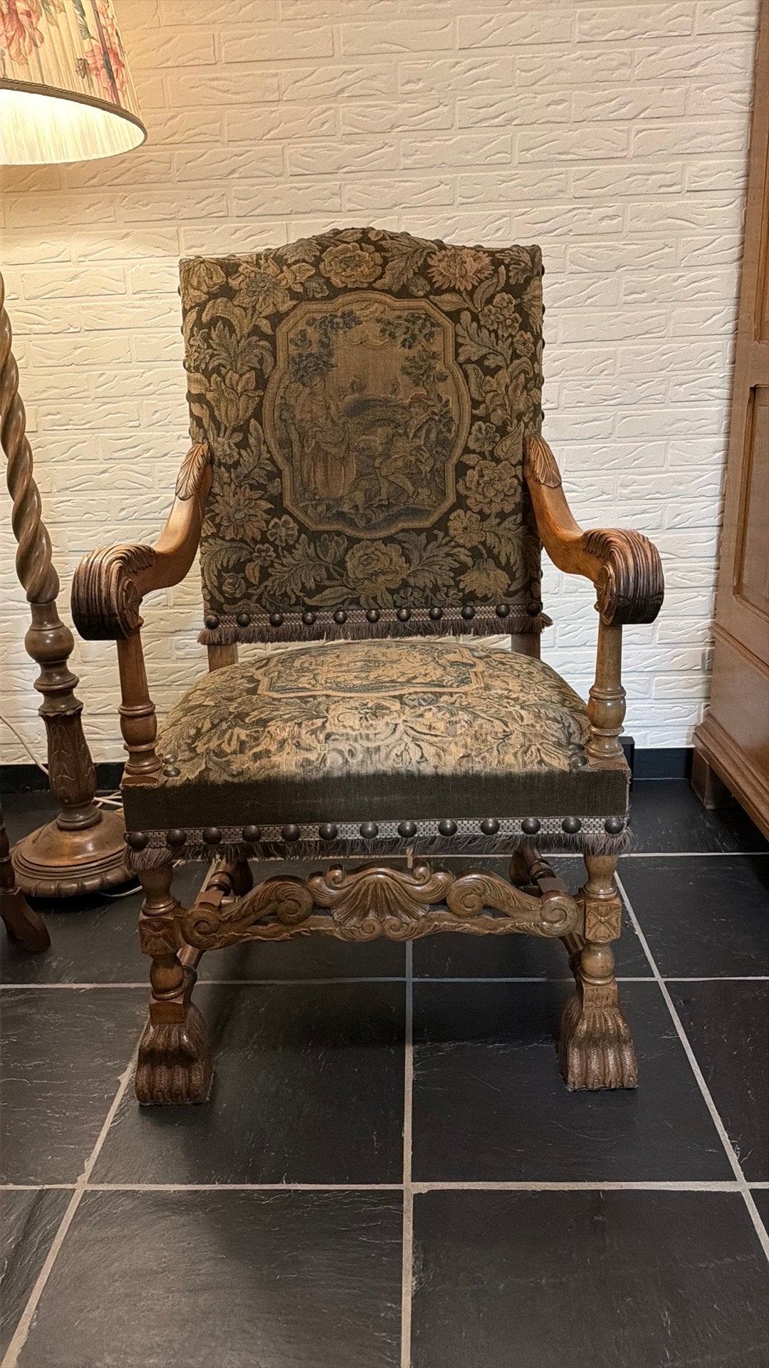 Te koop stoel, Ophalen