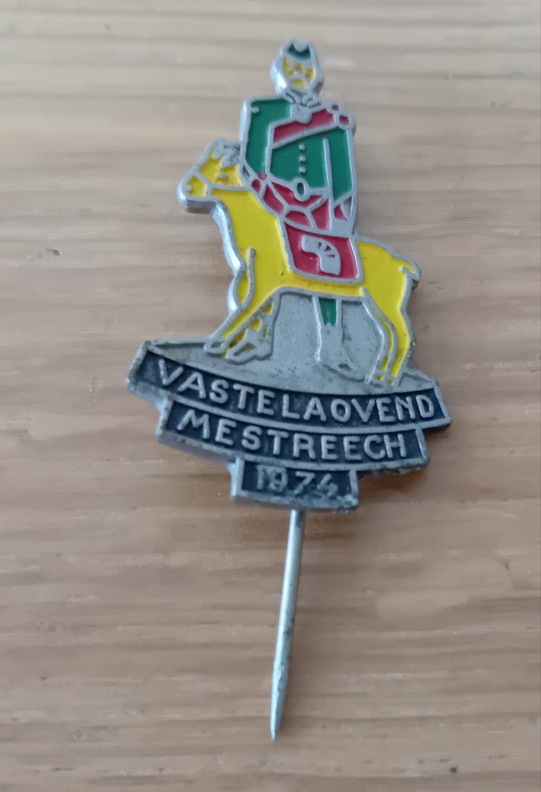 Tempeleers Mestreech speldje 1974, Verzamelen, Ophalen of Verzenden, Gebruikt, Overige onderwerpen