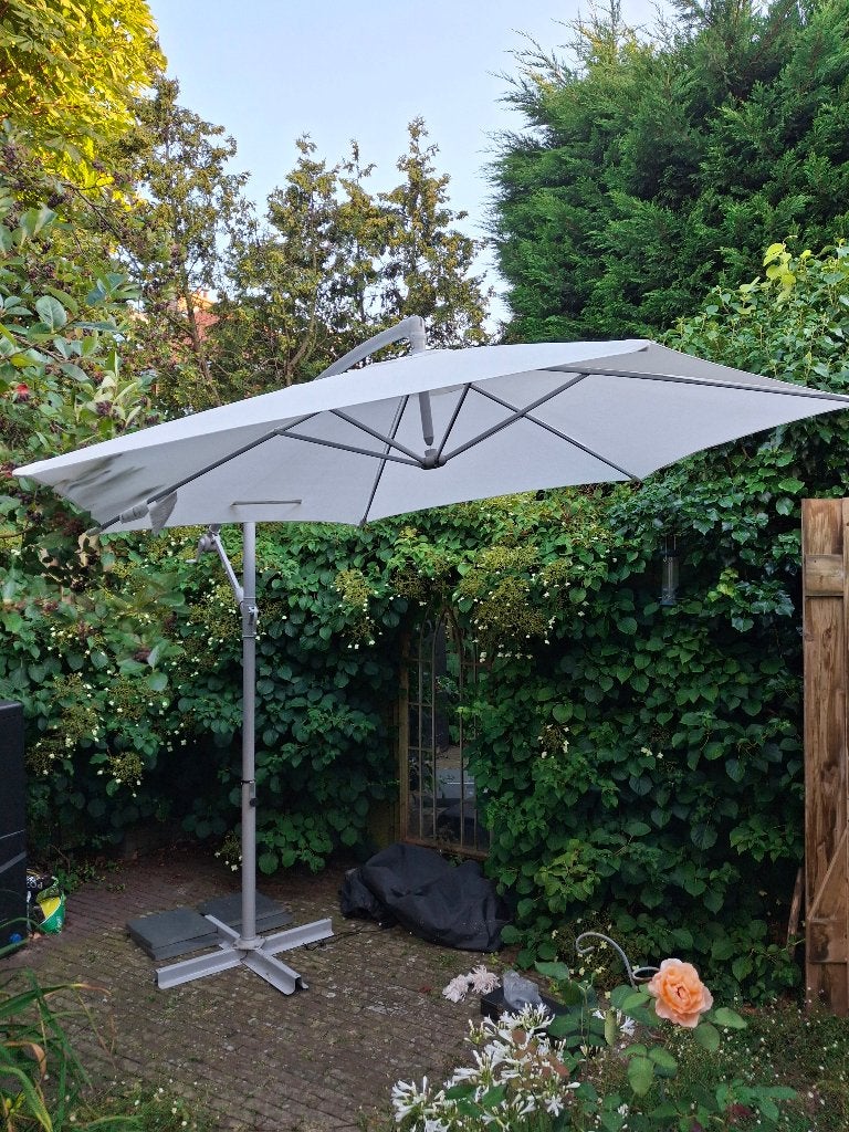 Tuinparasol - zweefmodel met opberghoes, Ophalen, Verstelbaar, 2 tot 3 meter, Zweefparasol