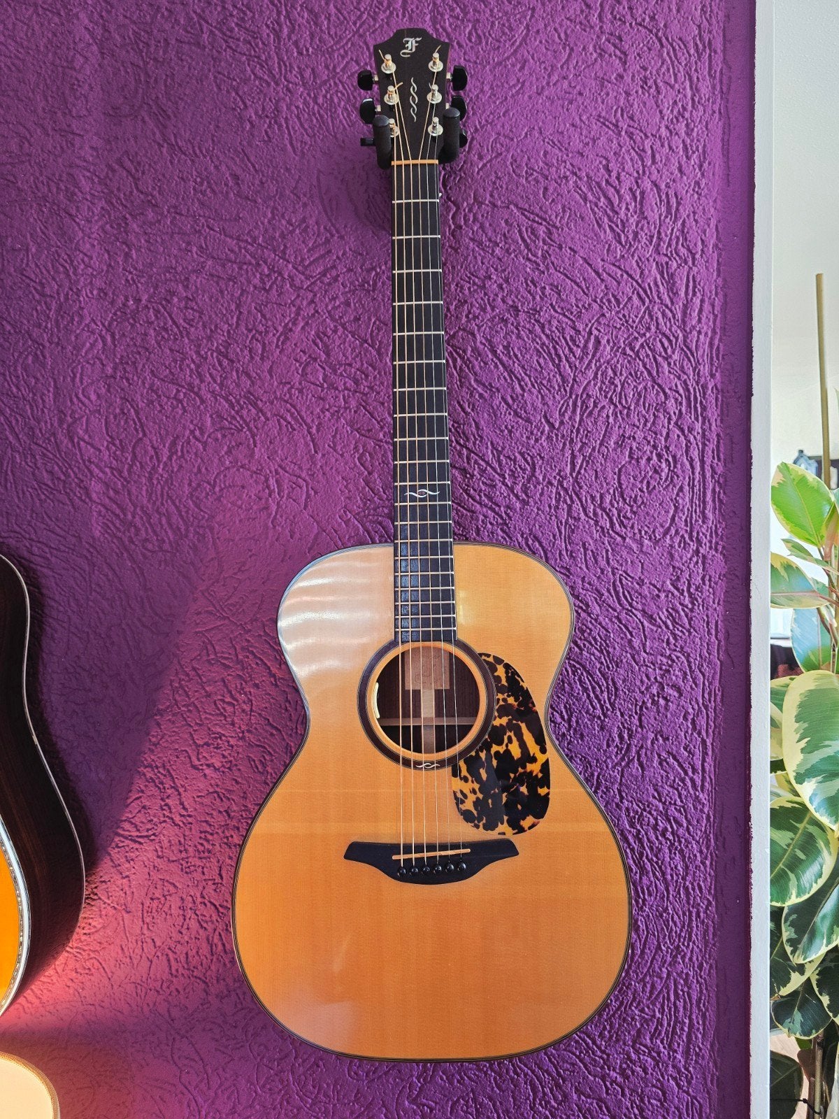 Furch OM 24-SR, Ophalen of Verzenden, Zo goed als nieuw, Western- of Steelstringgitaar, Met koffer