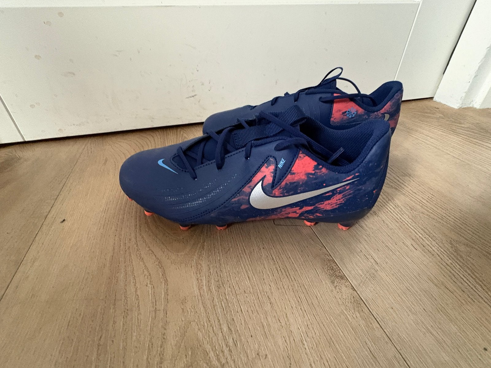 Te koop nieuwe voetbalschoenen Nike Phanton, Sport en Fitness, Maat XS of kleiner, Ophalen of Verzenden, Nieuw, Schoenen