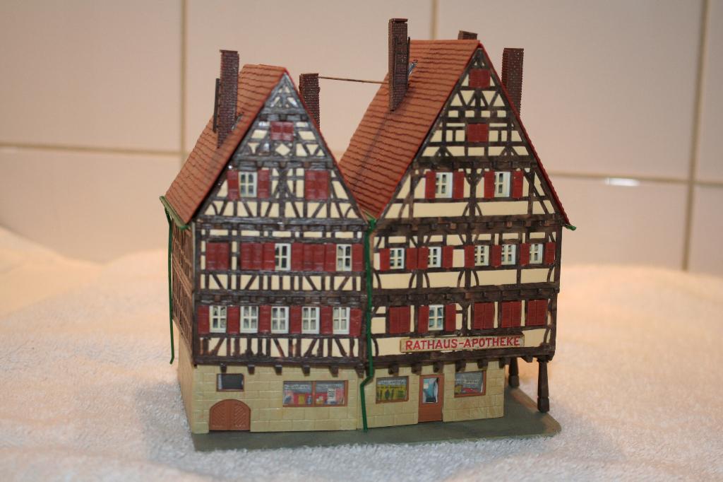 HO Oostenrijks Dubbel Woonhuis., Hobby en Vrije tijd, Modeltreinen | H0, Gelijkstroom of Wisselstroom, Brug, Tunnel of Gebouw
