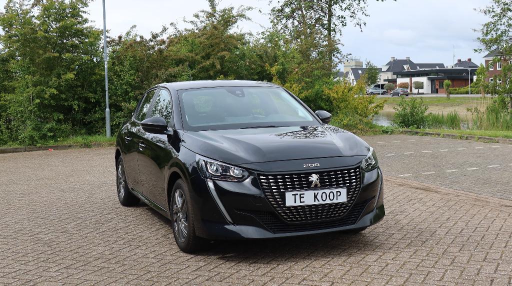 Peugeot 208 Allure Turbo, 2022, veel opties als nieuw, Voorwielaandrijving, Zwart, Bedrijf, Handgeschakeld