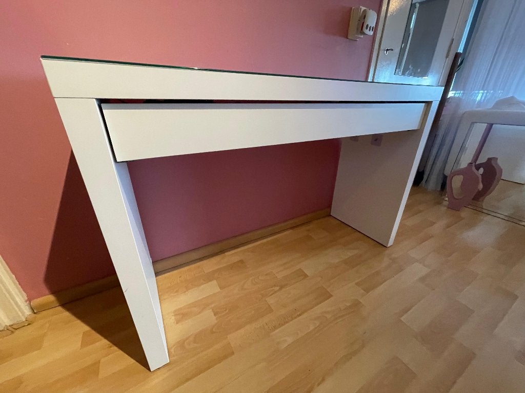 IKEA MALM toilettafel / kaptafel wit met glasplaat, Huis en Inrichting, Tafels | Kaptafels, Gebruikt, Minder dan 100 cm, 50 tot 100 cm