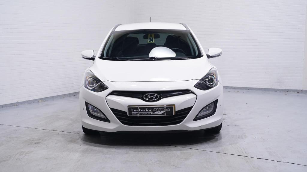 Hyundai i30 Wagon 1.6 GDI Business Edition Navi PDC v+a Clim, Auto's, Voorwielaandrijving, Euro 5, 135 pk, Gebruikt
