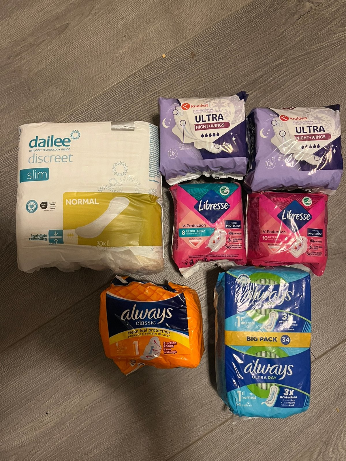 Incontinente materiaal + maandverband + inlegkruisjes, Diversen, Ophalen of Verzenden